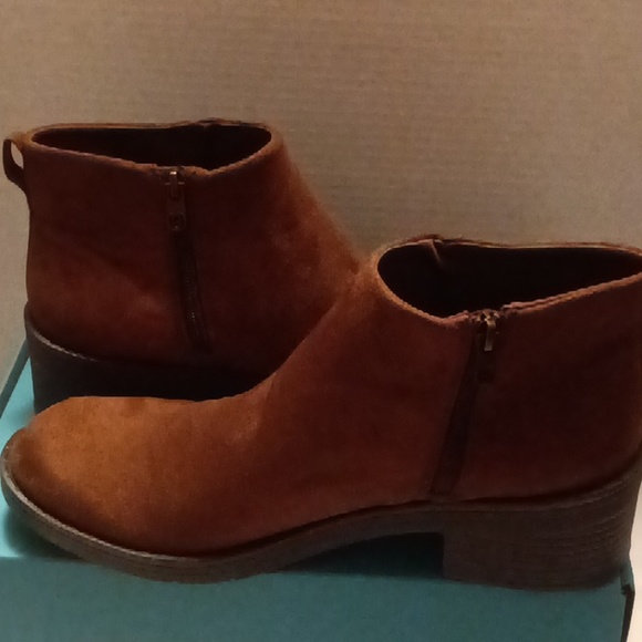 BZEES Olivia Ankle Booties - Picture 5 of 17
